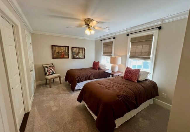 Building Photo - 243 Kate Dr