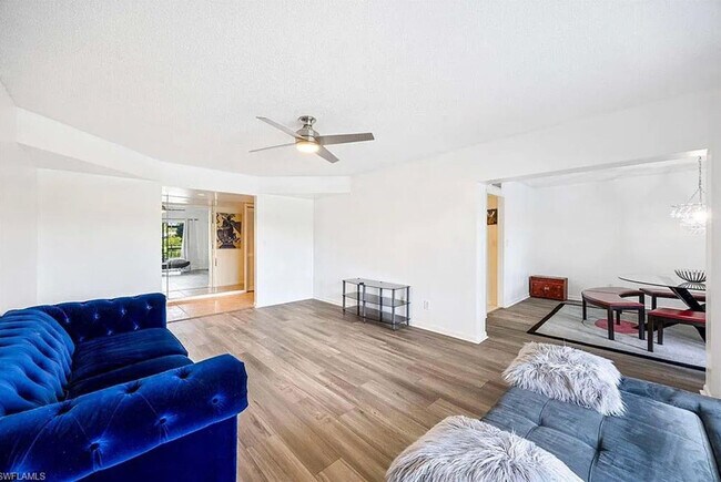 Building Photo - 209 Bobolink Way