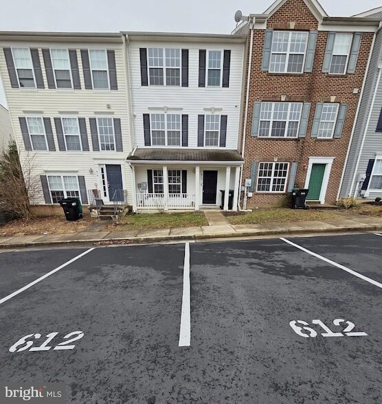 Building Photo - 612 Pendleton Ln