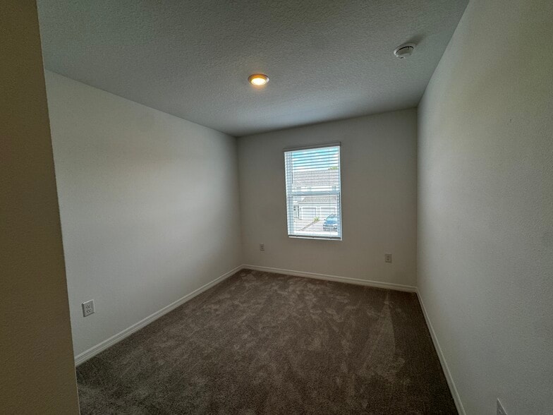Building Photo - 202 River Front Way