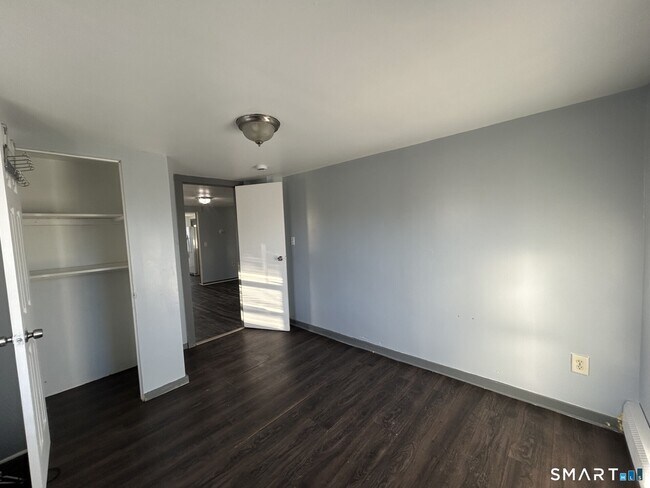 Building Photo - 288 Litchfield St