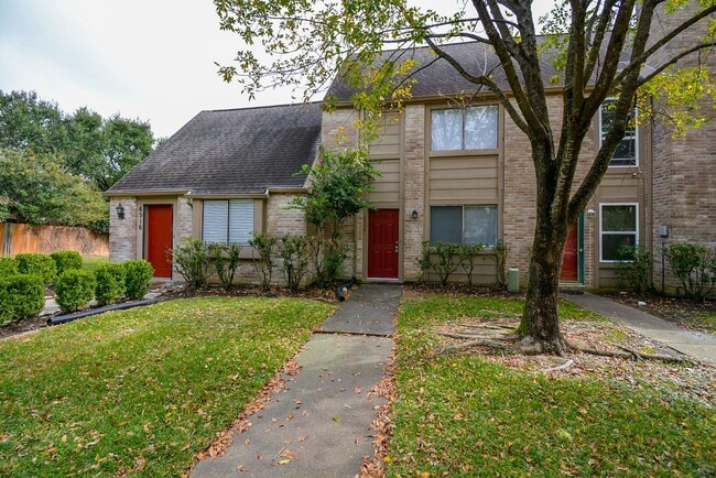 Primary Photo - Perfect Townhouse ready for you!