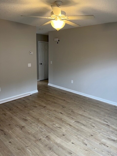 Building Photo - 107 King Henry Ln