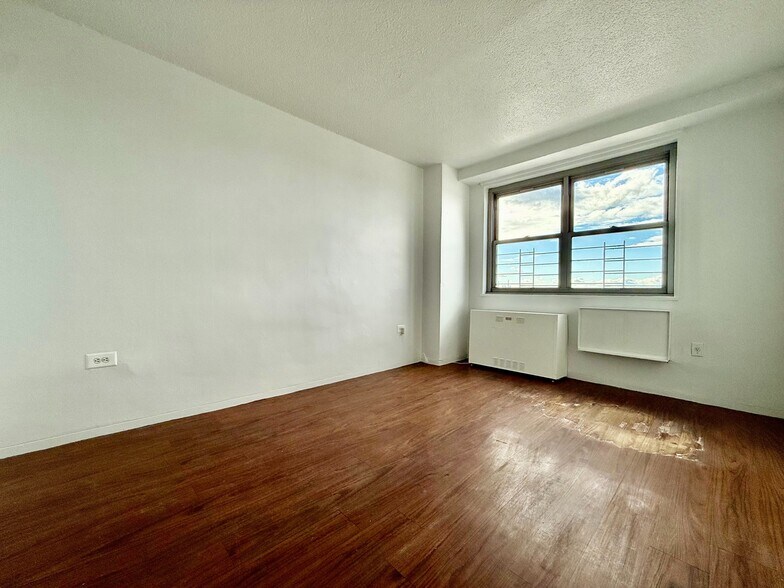 Building Photo - 880 Boynton Ave