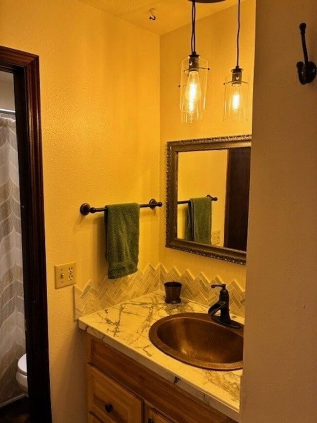 Building Photo - Winter Seasonal Rental- Dillon Valley East...