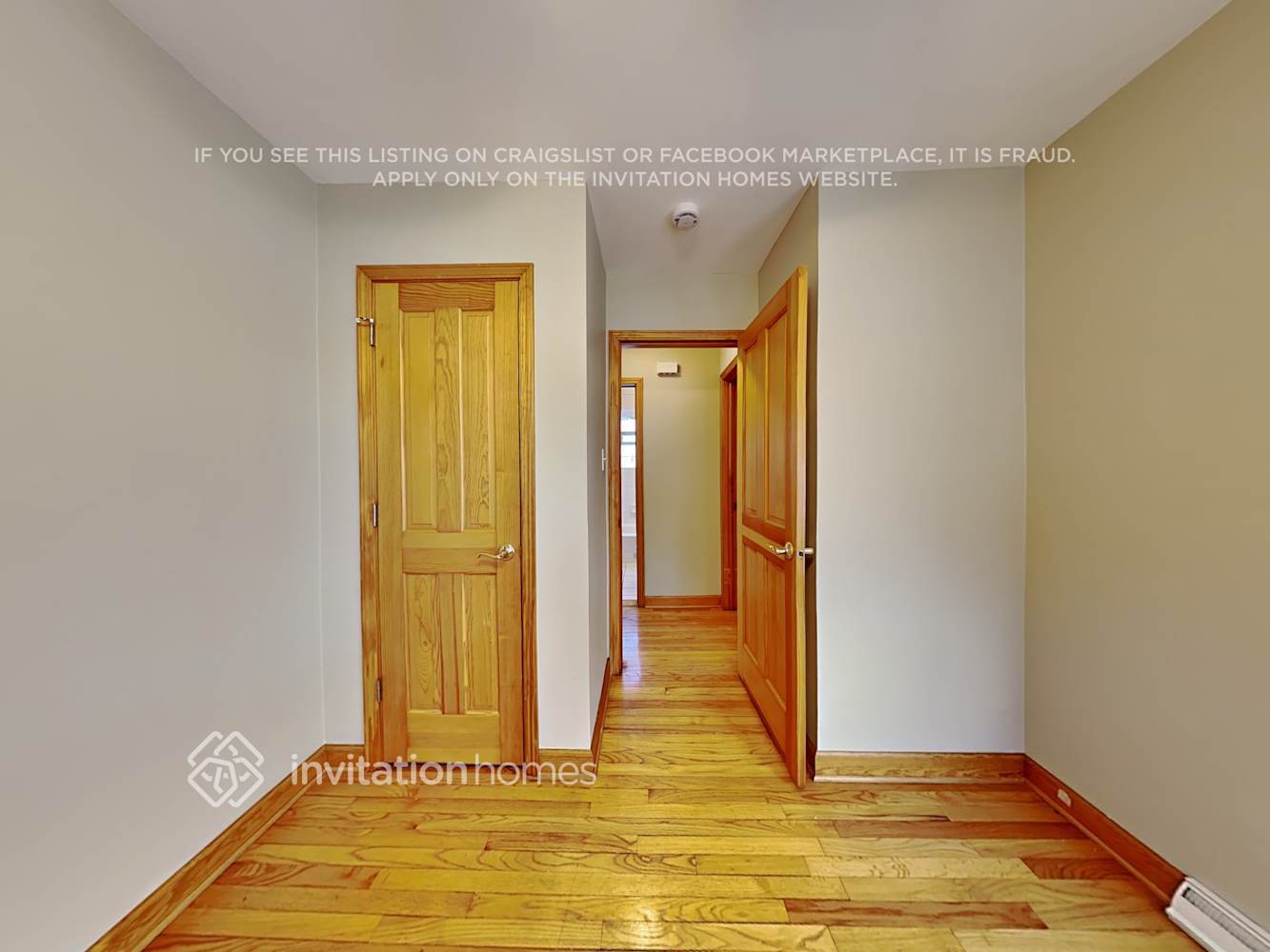 Building Photo - 9131 S Sacramento Ave