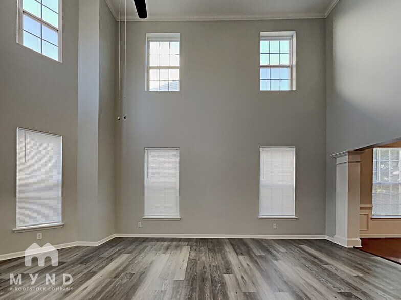 Building Photo - 15819 Herring Gull Way