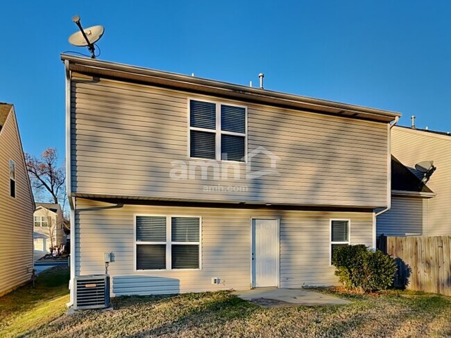 Building Photo - 4437 Esmeralda Dr