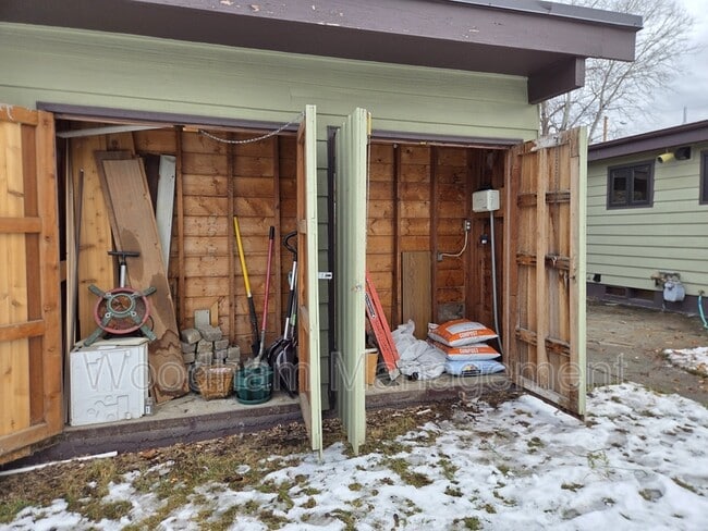 Building Photo - 621 S 14th Ave