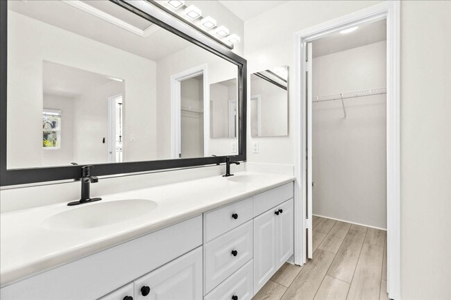 Building Photo - Townhomes at Fairways Edge