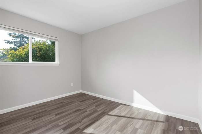 Building Photo - 1506-1506 110th St S