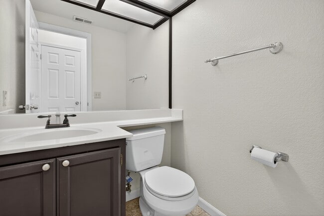 Building Photo - 466 Mountain Laurel Ct