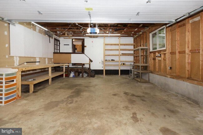 Building Photo - 11800 Wolf Run Ln