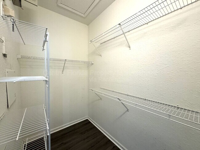 Building Photo - 8660 Buccilli Dr