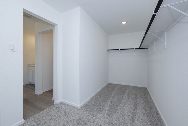 Building Photo - 40618 Balsam Run Ln