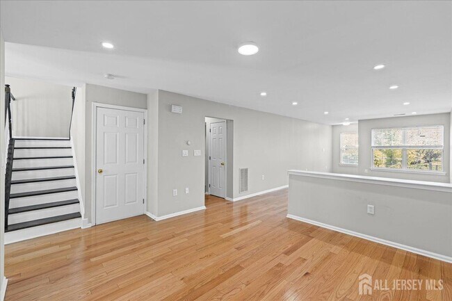 Building Photo - 302 Wellington Park Dr