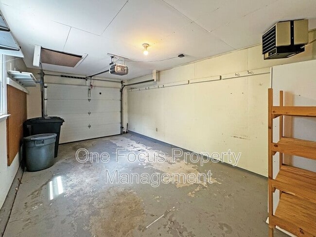 Building Photo - 1031 Ave D