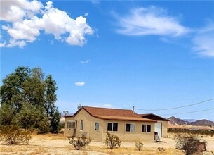 Building Photo - Nice and Quite 1 bedroom 1 bath with Bonus room