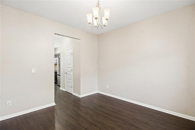 Building Photo - 462 Fredrick Dr