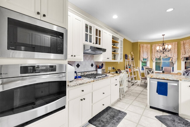 Building Photo - 106 Brugg Ct