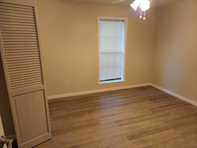 Building Photo - 1528 Larhonda Dr