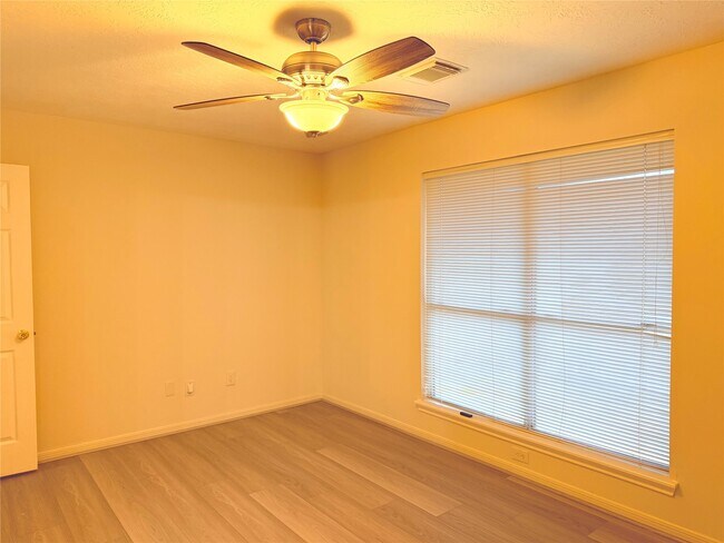 Building Photo - 4738 Stoney Point Ct