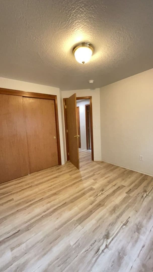 Building Photo - 3 Bedroom 2 bath house