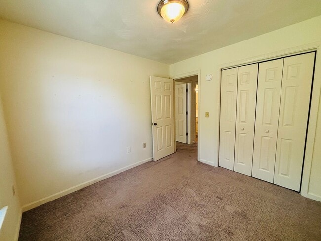 Building Photo - 874 Patrick Henry Dr