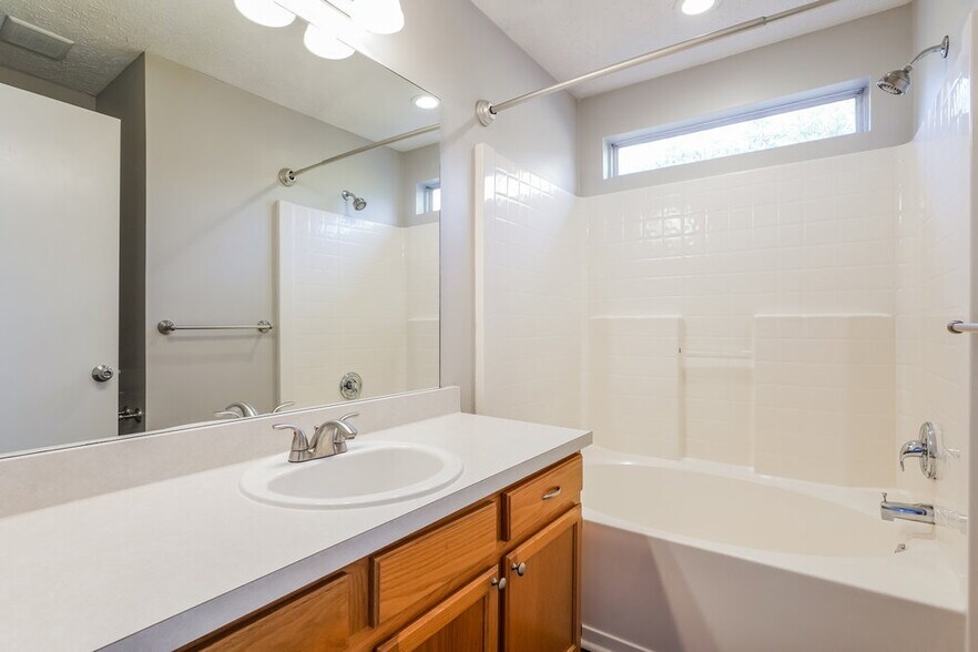 Building Photo - 3104 Chambley Ct