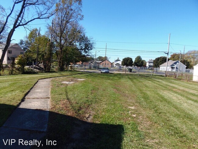 Building Photo - 283-289 Clarendon Ave