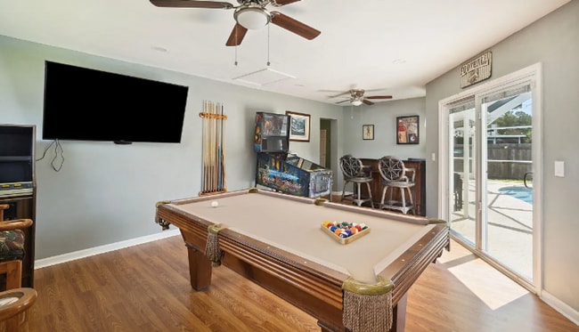 Building Photo - private - backyard fenced in large master suite!