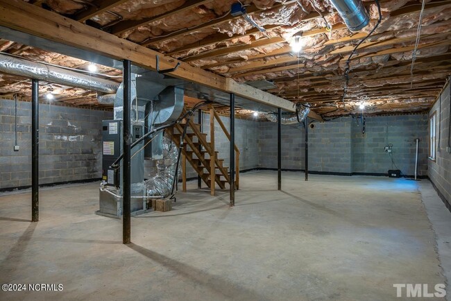 Building Photo - 3204 Tanager St