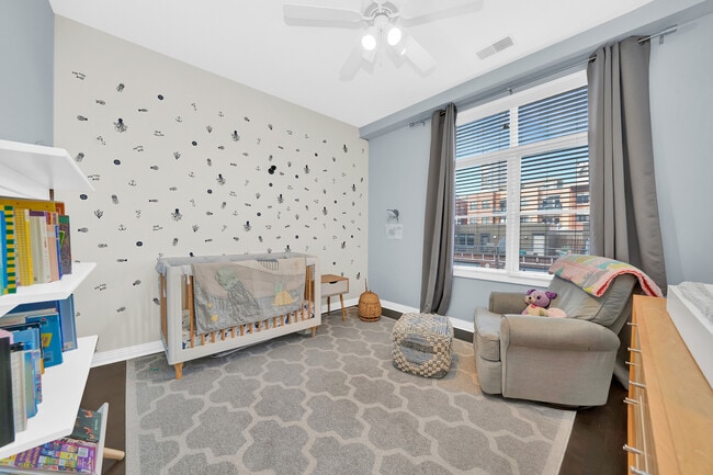 Building Photo - 550 W Fulton St