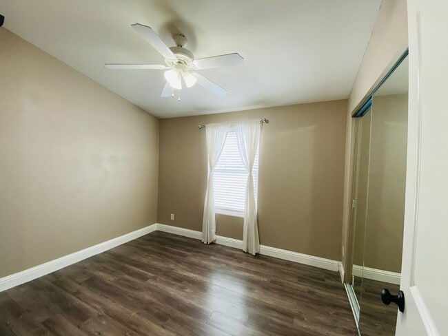Building Photo - Charming Country Property with Option to L...