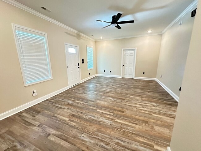 Building Photo - 408 Branch St