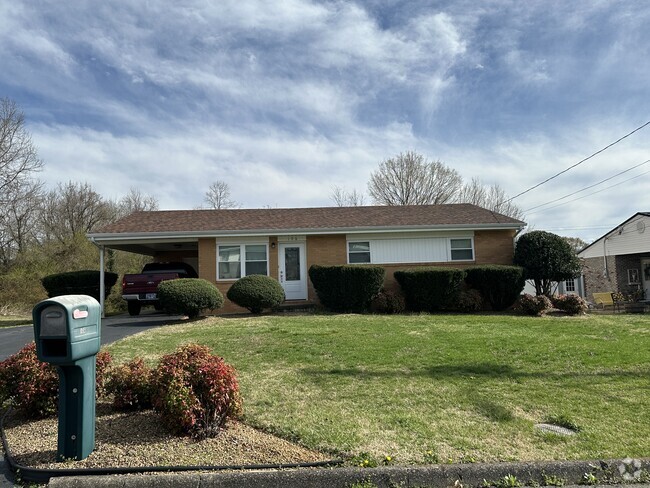Building Photo - 106 York Dr