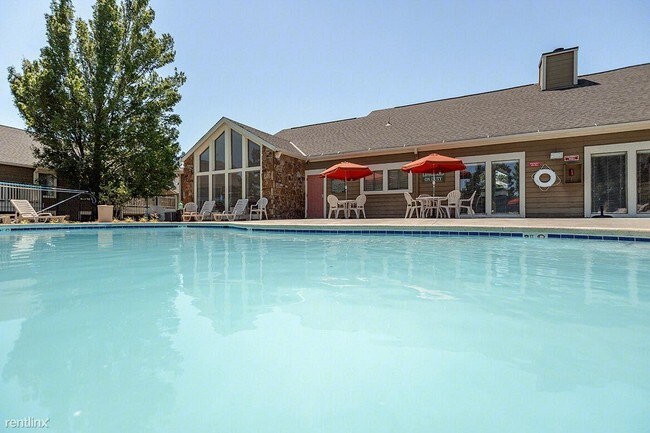 Building Photo - 1 br, 1 bath Apartment - Rosehill Pointe  - B