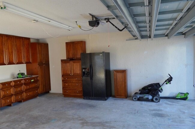 Building Photo - 6525 Manila Palm Way