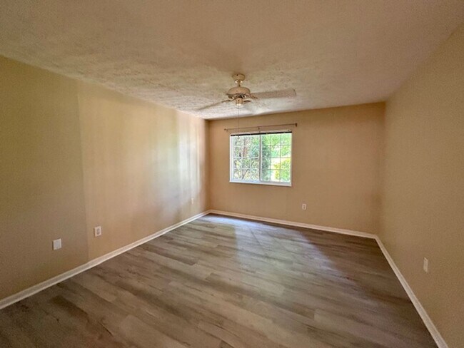 Building Photo - COMING SOON!!  Stylish 2 Bedroom, 2 Bath C...