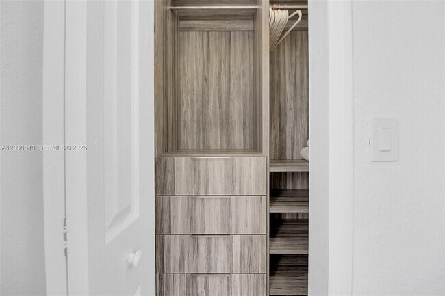 Building Photo - 18361 NE 20th Pl