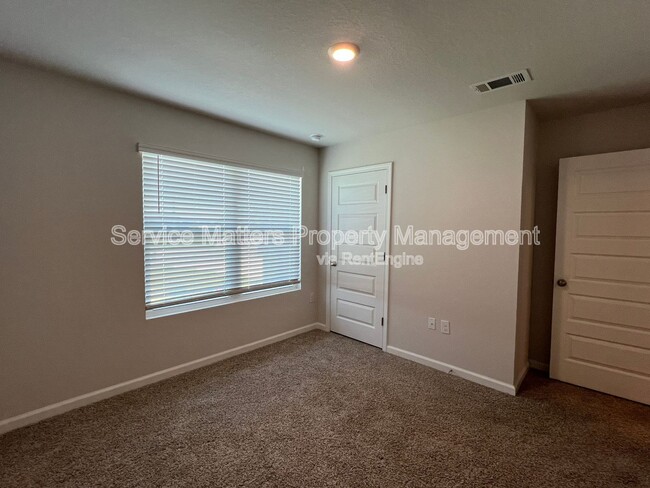 Building Photo - 5096 Gaineswood Dr