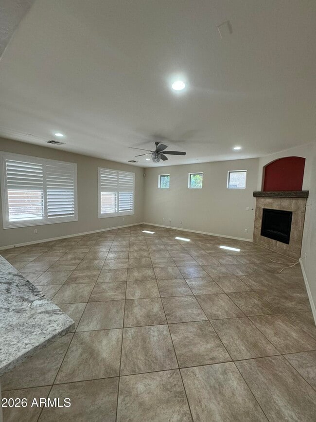 Building Photo - 419 W Balsam Dr