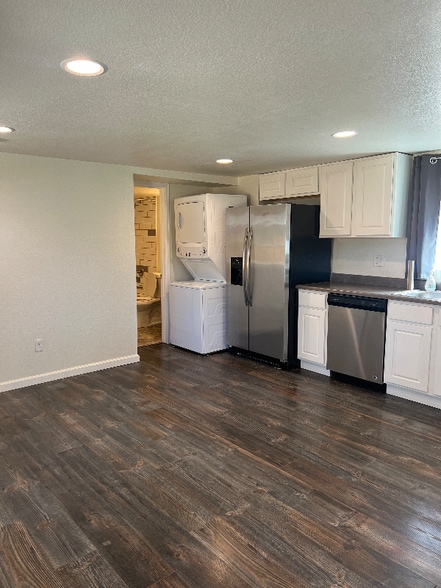 Building Photo - 746 E Costilla St