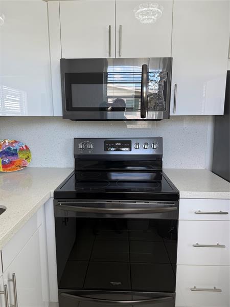 Building Photo - 144 Farnham F