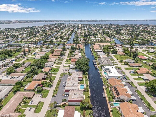 Building Photo - 4912 Vincennes St