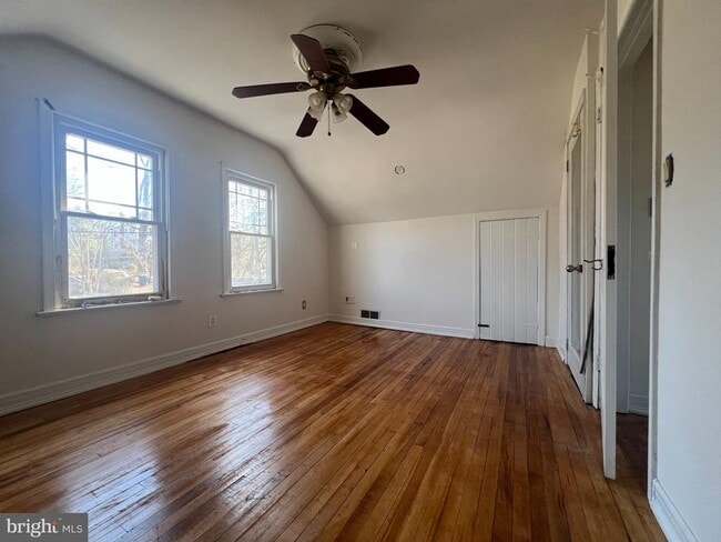 Building Photo - 5810 Mt Vernon Dr