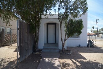 Building Photo - Charming 2 Bedroom 1 Bath Home! Close to t...