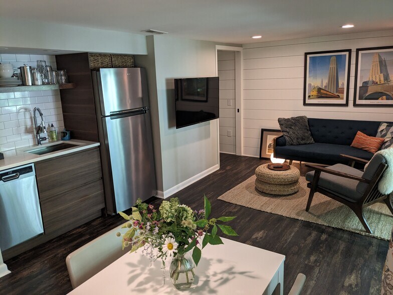 Building Photo - 314 Glendale Dr