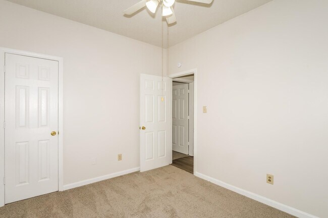 Building Photo - 4028 Long Creek Rd