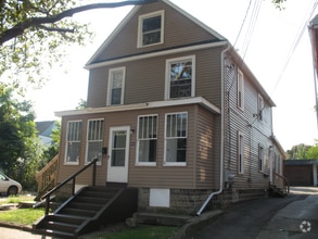 Building Photo - 545 E 22nd St